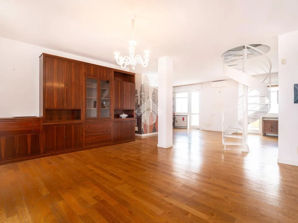 Elutuba - Panoramic Penthouse with Terrace in Turin