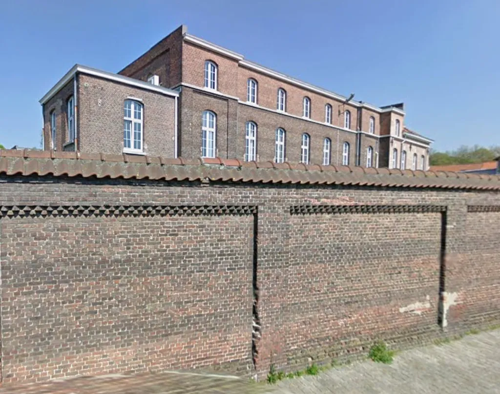 Välivaade - Commercial Space with Multiple Units in Bruges