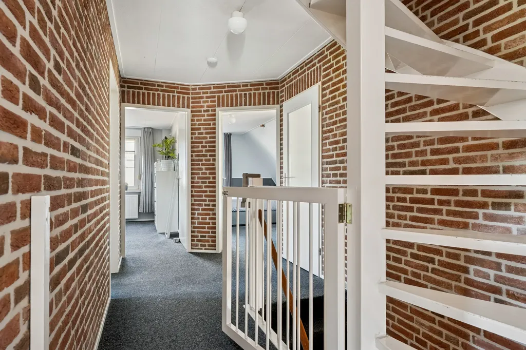 Pièces - Spacious Family Home with Garden in Eibergen