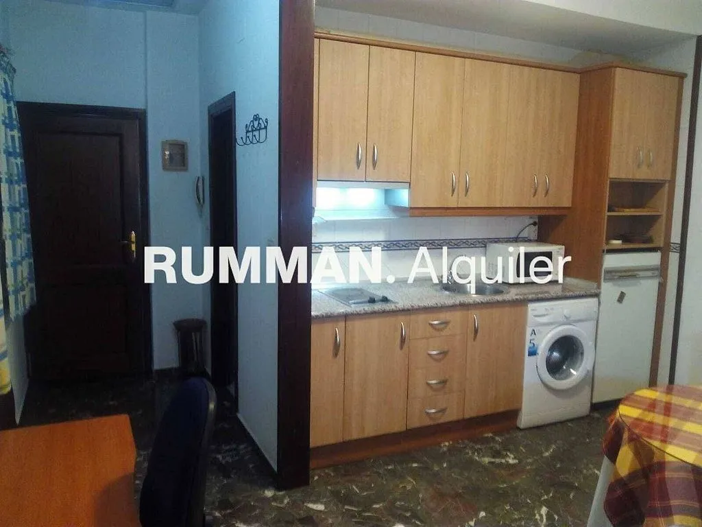 Cuisine - Studio Flat with Balcony in Granada Centre
