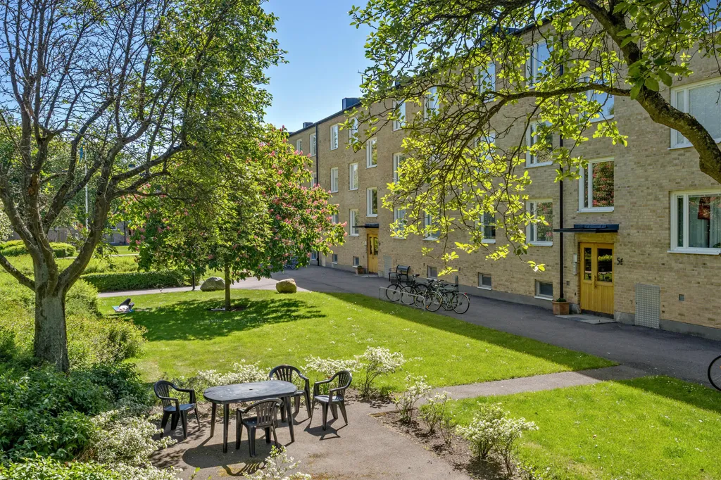 Aed - 2-Bedroom Apartment with Balcony in Lund