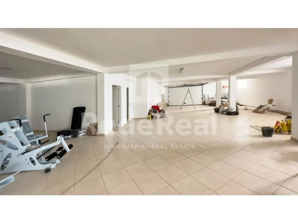 Garage - Luxury Villa with Sea View in Estoi
