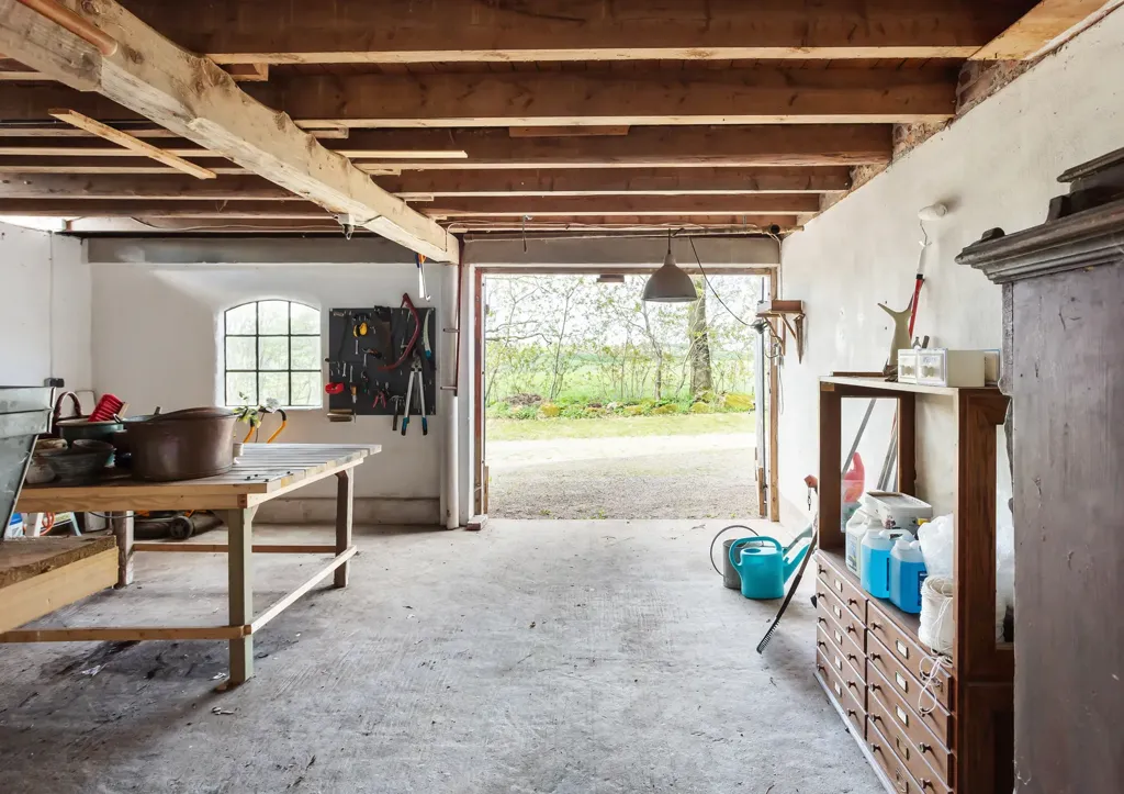Garage - Charming Farmhouse with Garden in Scania