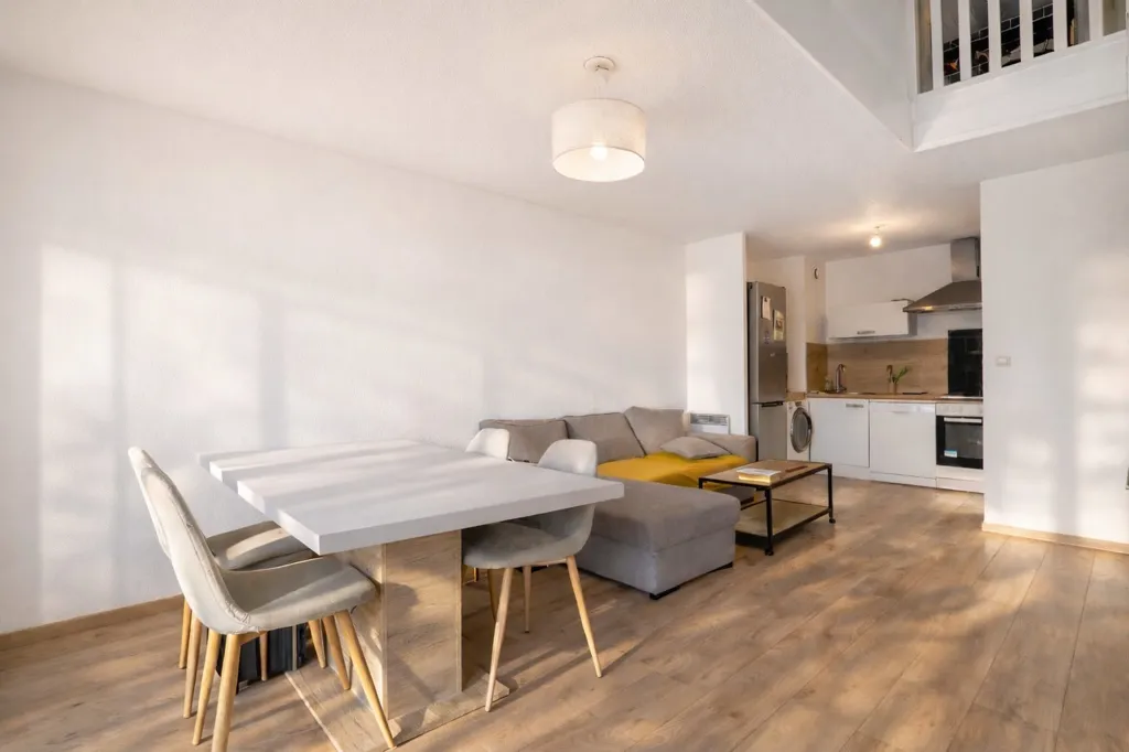 Séjour - Appartement Duplex avec Vue Panoramique à Thonon-Les-Bains