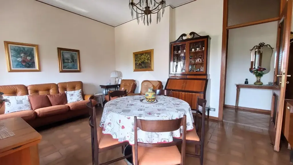 Salle à manger - Three-Bedroom Apartment with Balcony in Vittuone