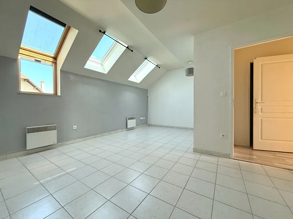 Pièces - Appartement T2 avec Balcon Centre-Ville Magny-Les-Hameaux