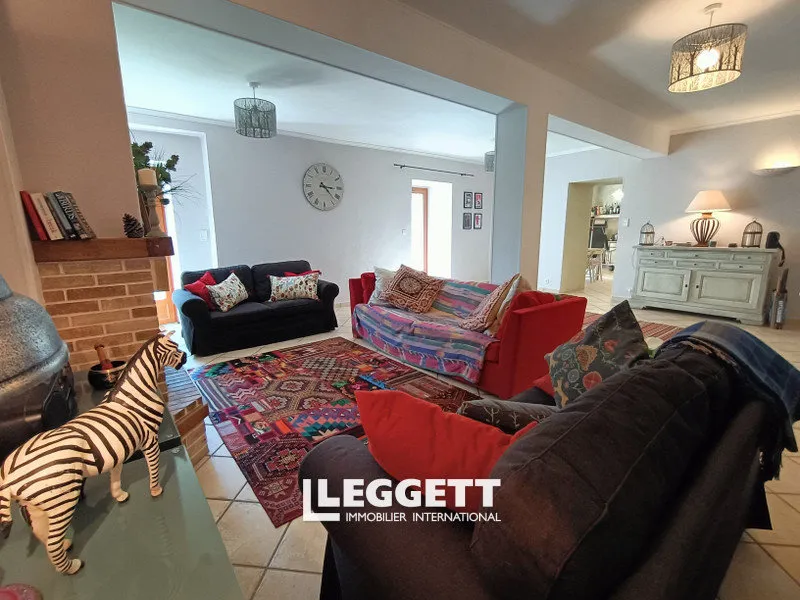 Elutuba - Characterful Farmhouse with 16 Hectares in Ariège