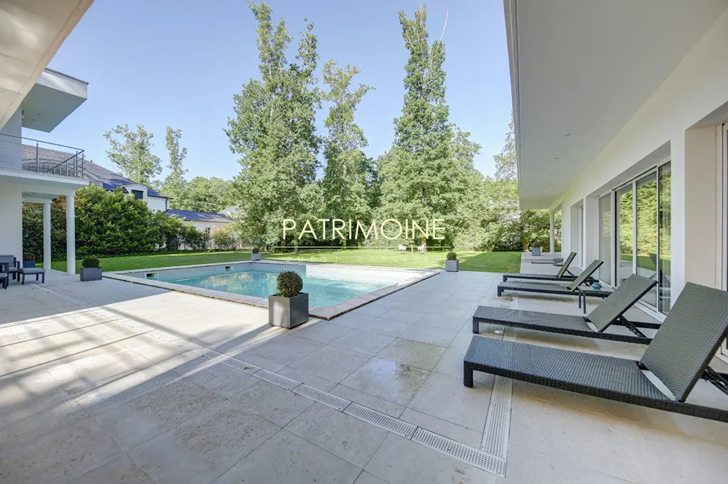 Piscina - Architectural House with Pool in Feucherolles