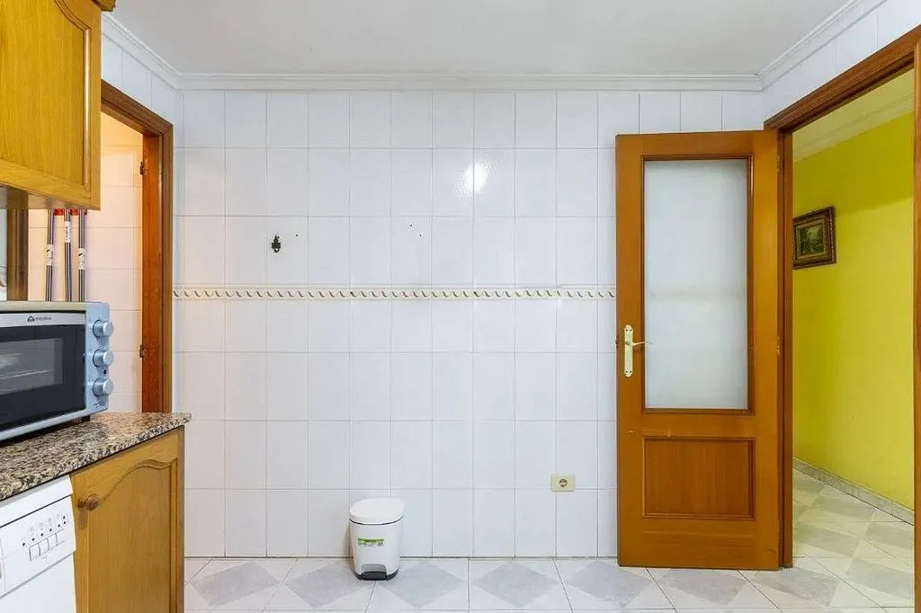 Köök - Spacious Flat with Balcony in Sueca