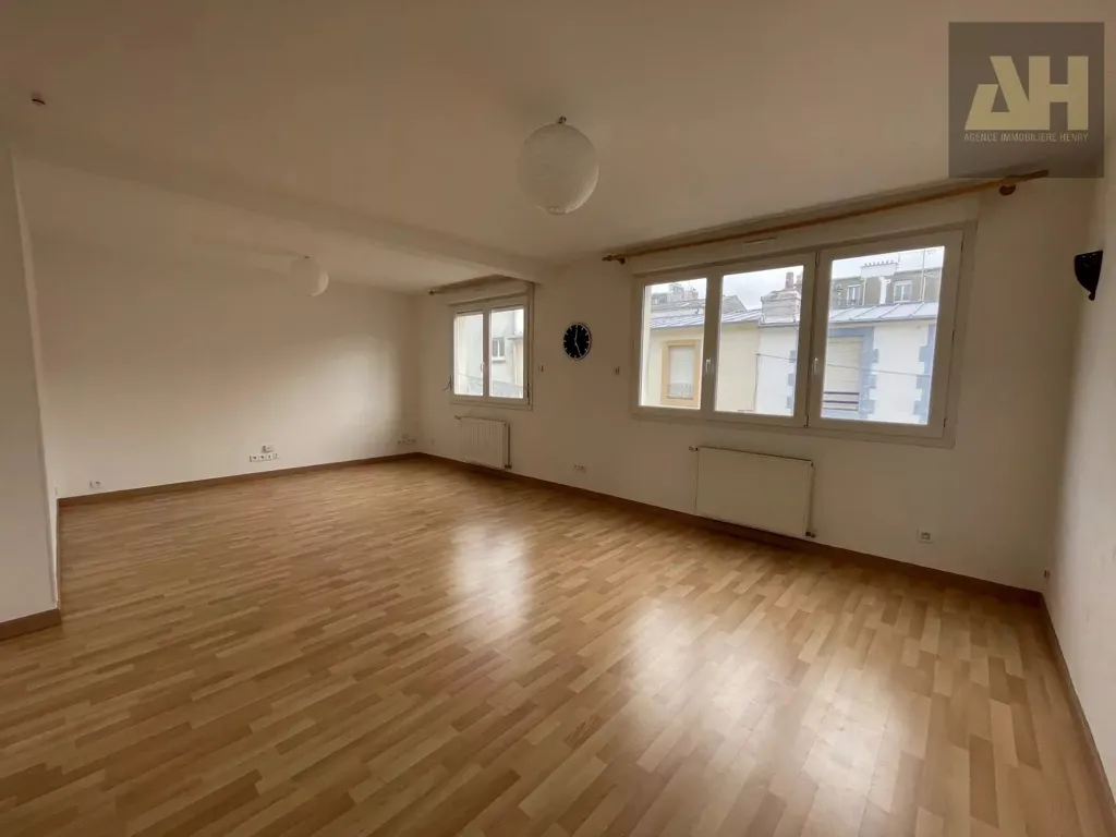 Toad - T2 Flat with Loggia in St Michel/Ponchelet