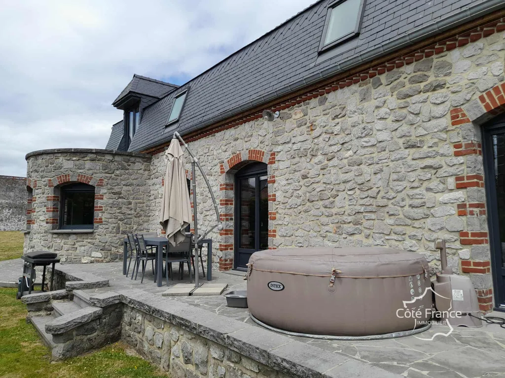 Terrasse - Maison en Pierre avec Jardin à Avesnes-La Capelle