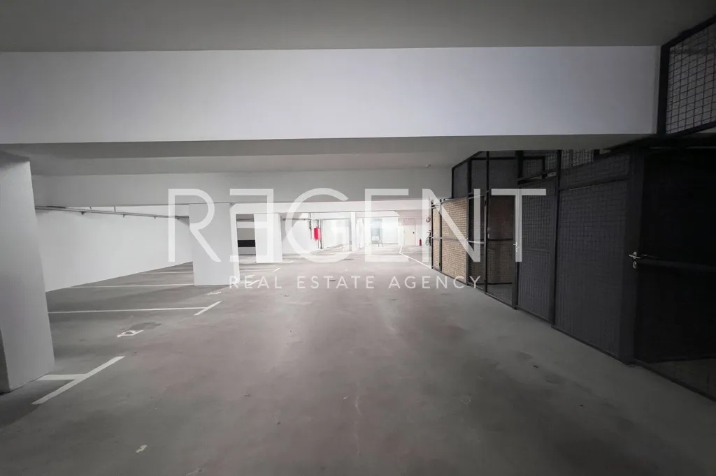 Garage - Modern Flat with Balcony in Ciglenica, Zagreb