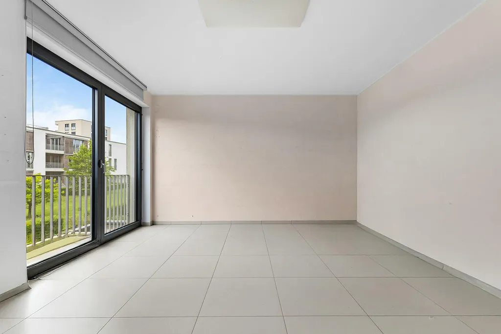 Pièces - Triplex 5 Chambres avec Jardin à Belval