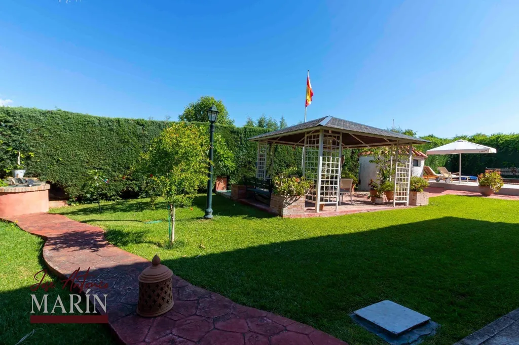 Jardin - Chalet with Pool on Ctra de Sevilla - Ronda Sur