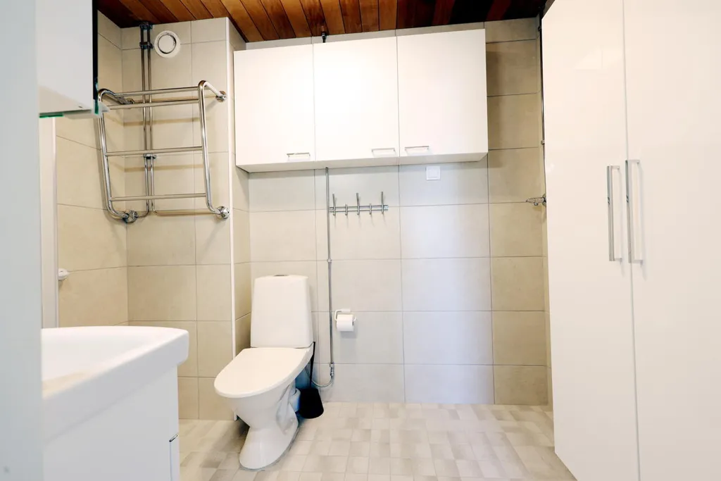 Salles de bain - Modernised Apartment with Balcony in Ojoisten