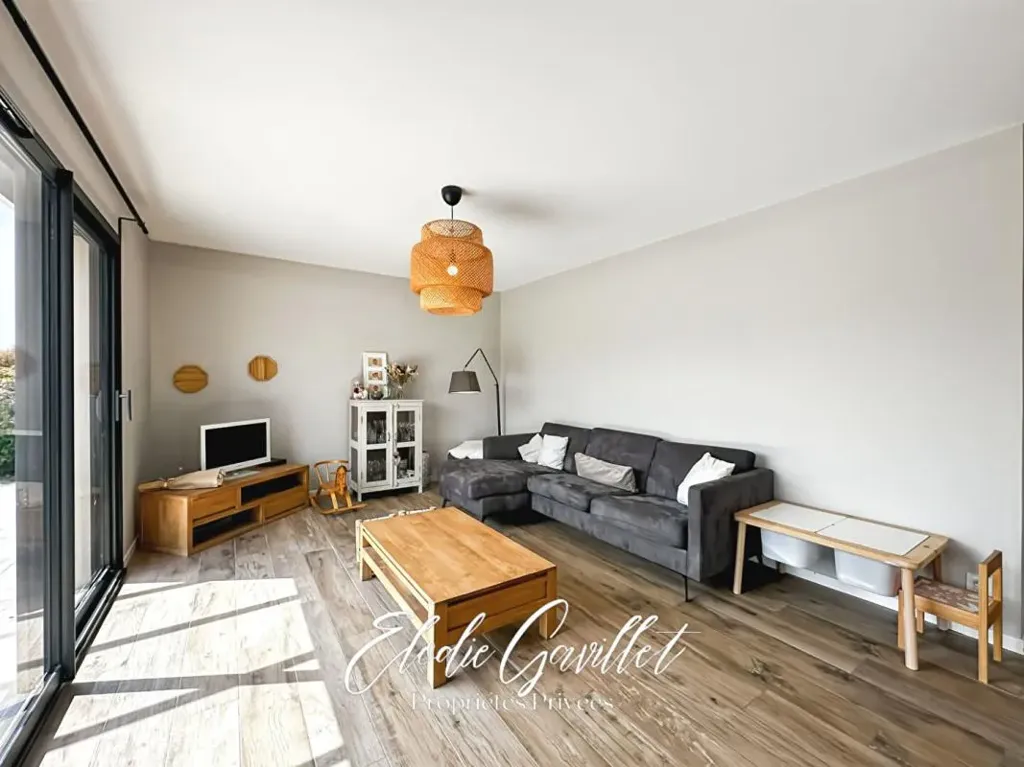 Séjour - Villa Moderne avec Jardin à Pennautier