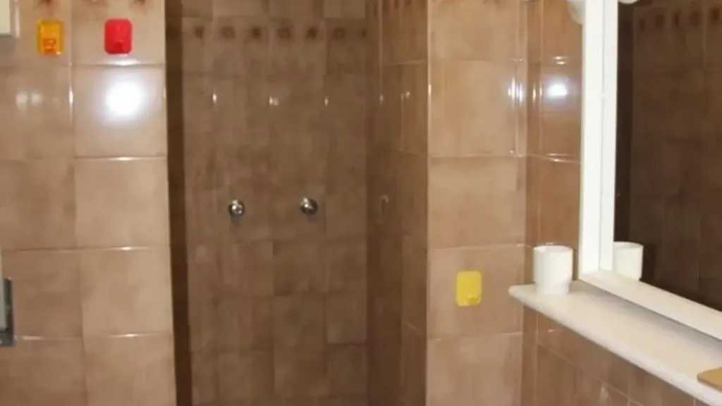 Salles de bain - Trilocale with Balcony in Numana