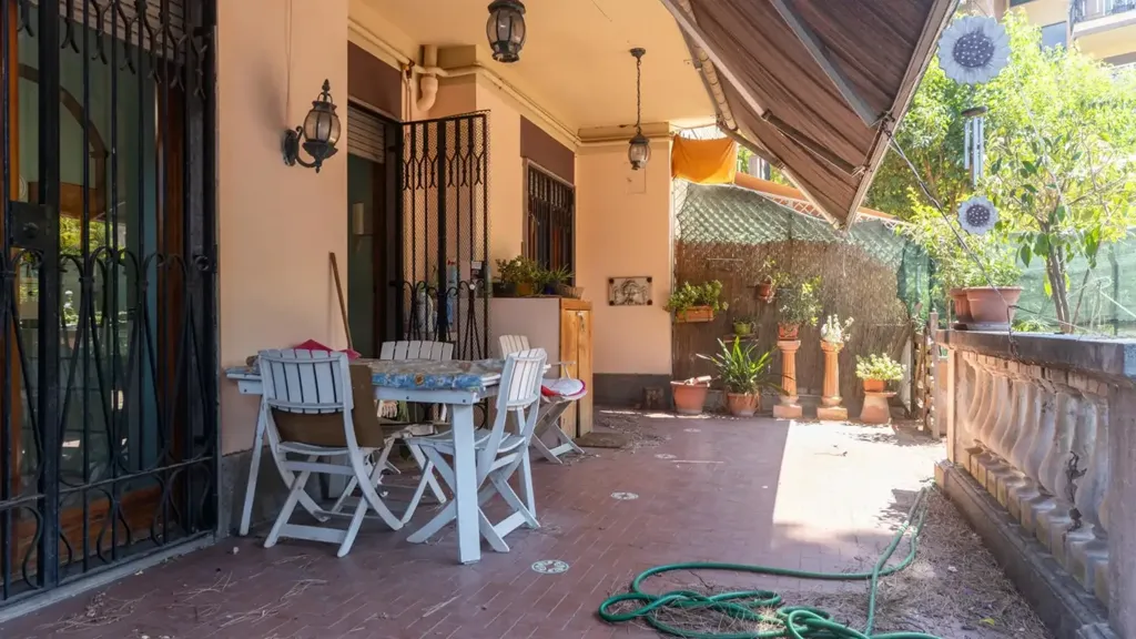 Terrass - Three-Bedroom Apartment with Garden in Garbatella, Rome