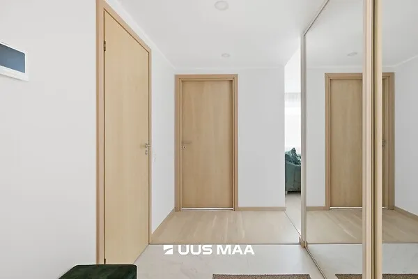 hallway_entrance