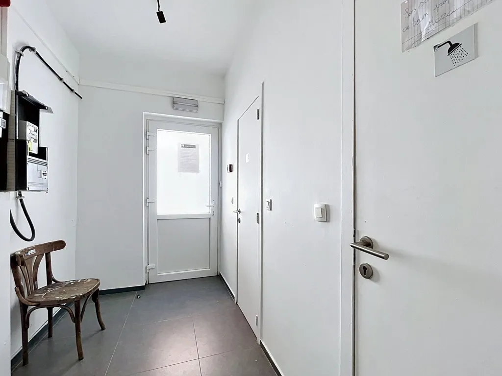hallway_entrance