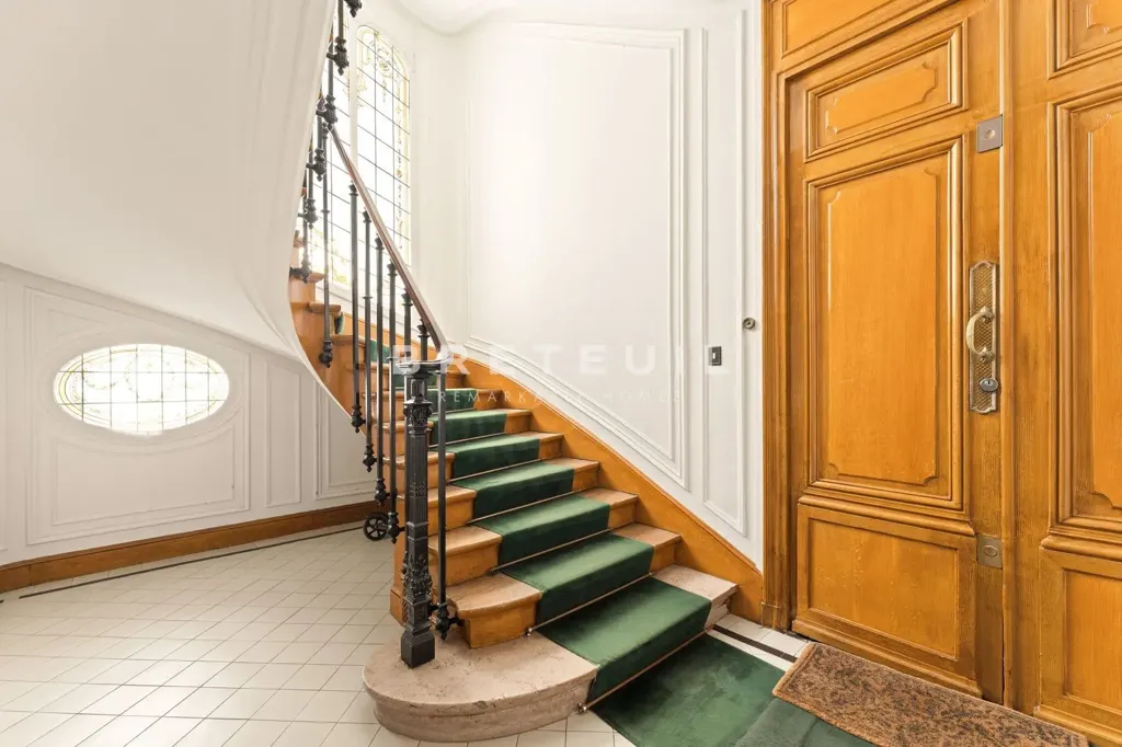 Pièces - Appartement 6 pièces à Paris 16ème