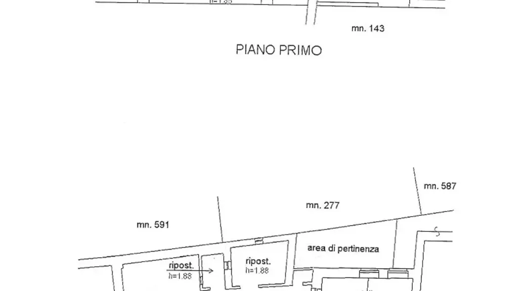 Plaan - Rustic Barn with Storage in Schio