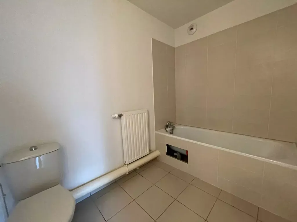 Salles de bain - T3 avec Balcon et Parking à Blagnac