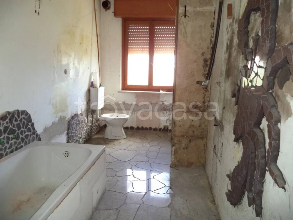 Bagni - Spacious Villa with Garden in Carlino