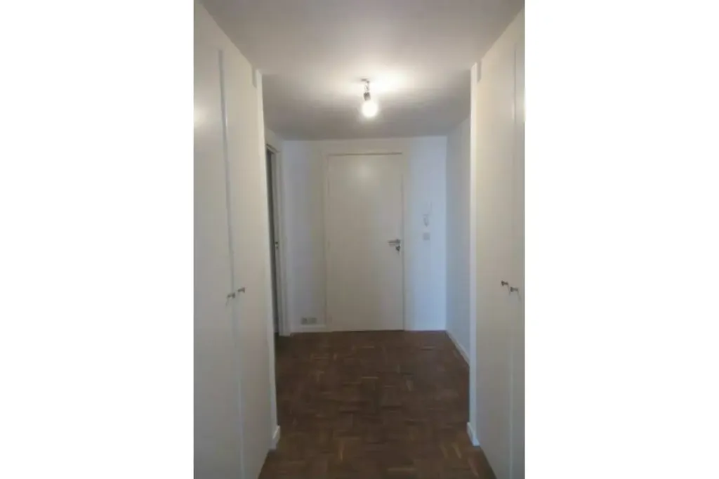 Ingresso - Duplex with High Ceilings near Squares District