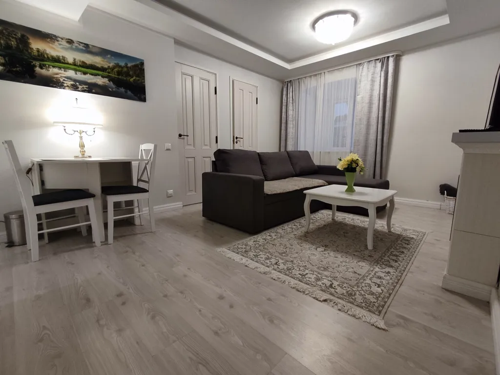 Elutuba - Renovated Apartment with Sauna in Toomemäe