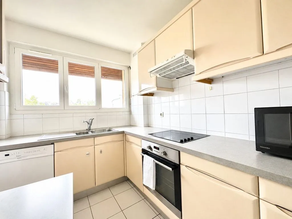 Köök - Luxury 3-Bed Flat with Balcony in Paris