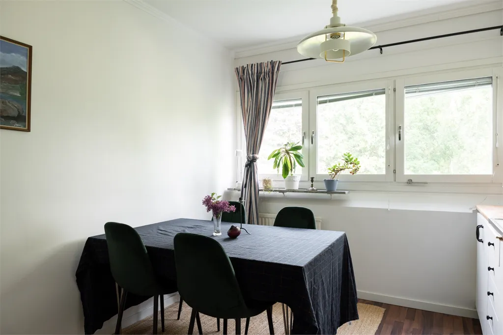 Salle à manger - Apartment with Balcony in Central Västerås