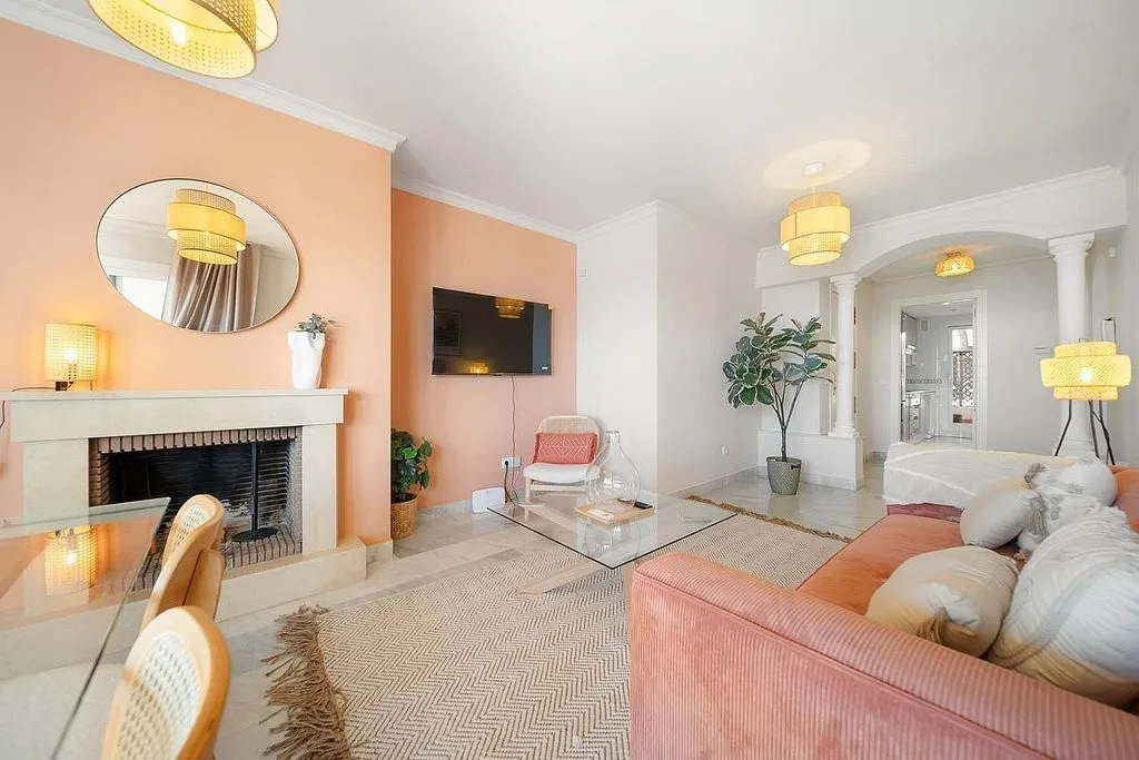 Séjour - Apartment with Pool in Nueva Andalucía Centre