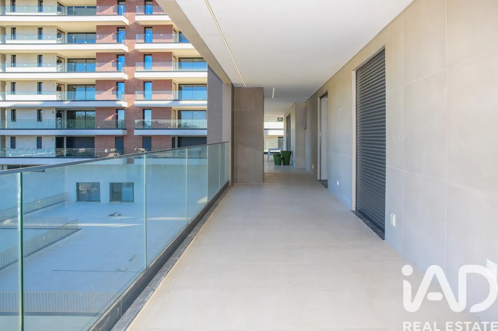 Balcon - T2 Apartment with River View in Alverca
