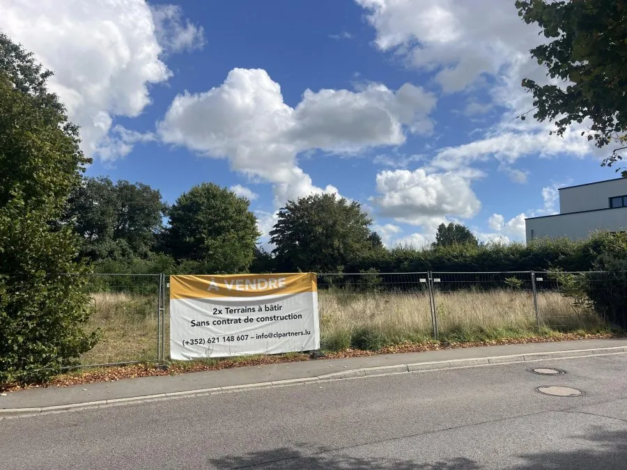 Aed - Buildable Land in Niederanven with Garden Access