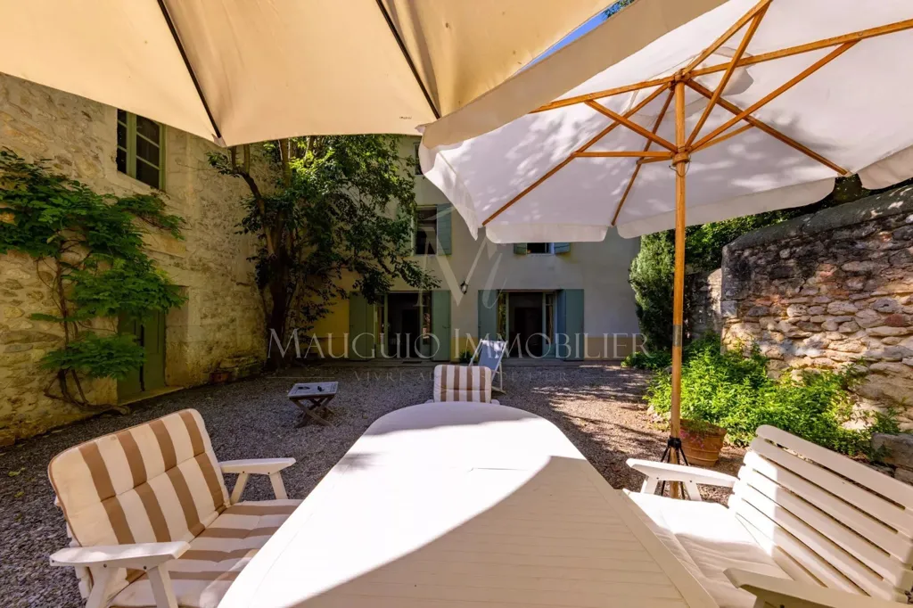 Terrasse - Ensemble Immobilier avec Maison de Maître à Lansargues