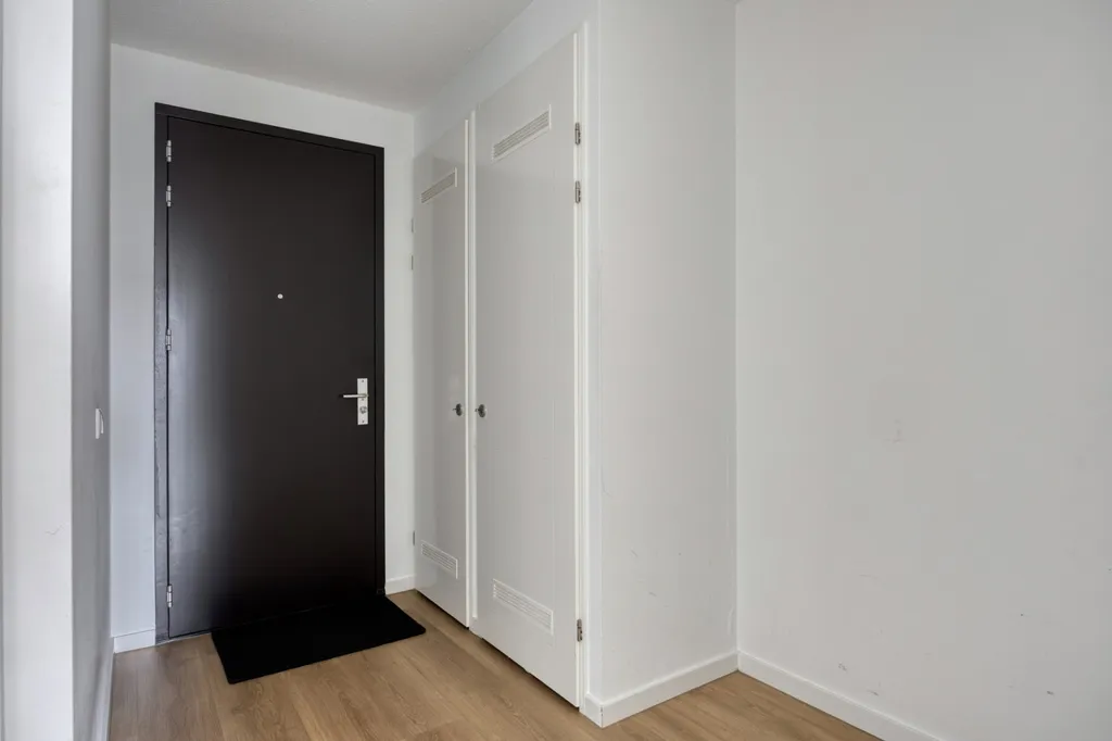 hallway_entrance