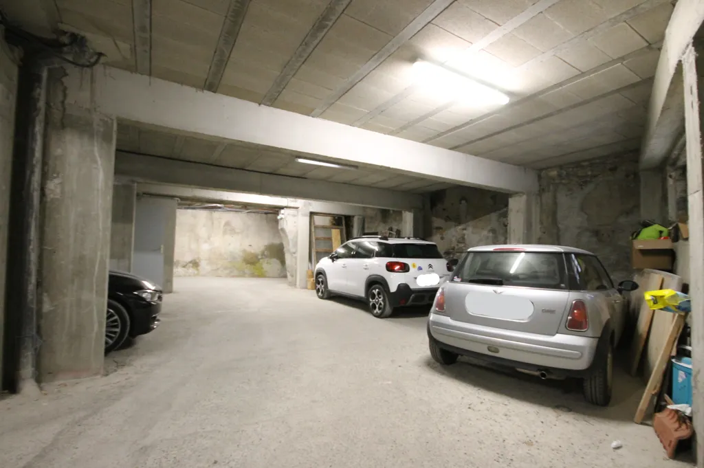 Garage - Loft en Duplex avec Spa et Parking à Millau