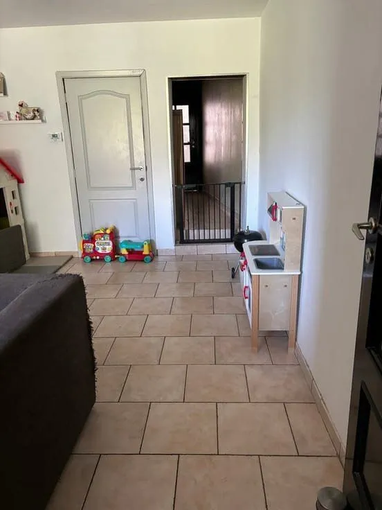 Maison 4 Chambres à Louer près du Centre de Péruwelz
