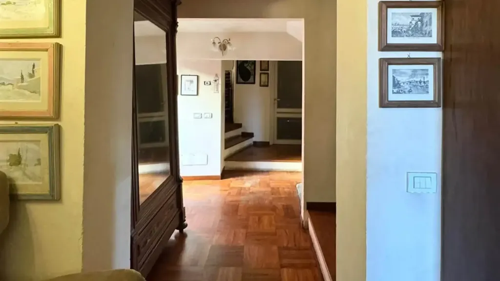 Esik - Terraced House with Garden in Rufina