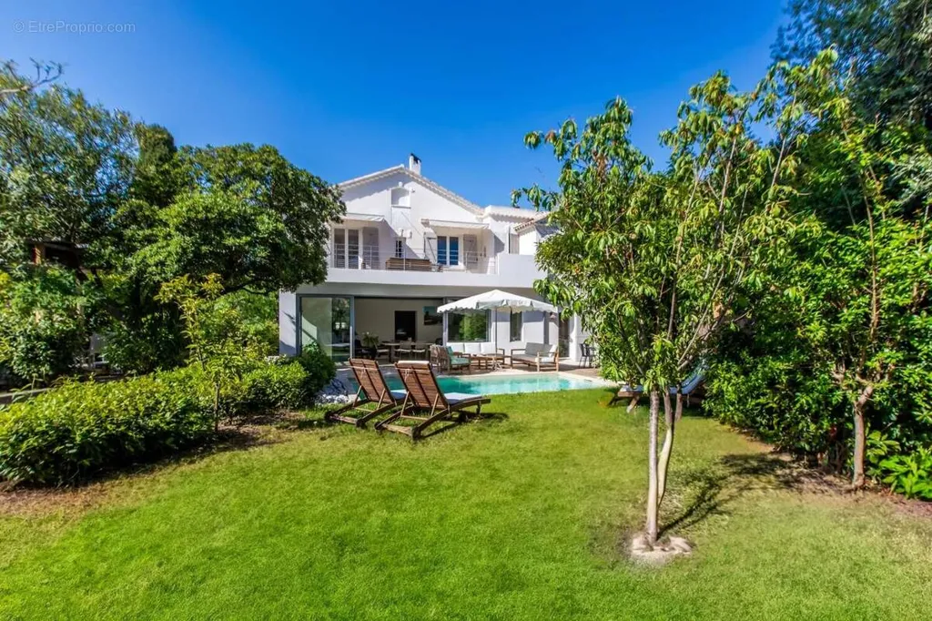 Aed - Villa with Pool and Garden in Cannes