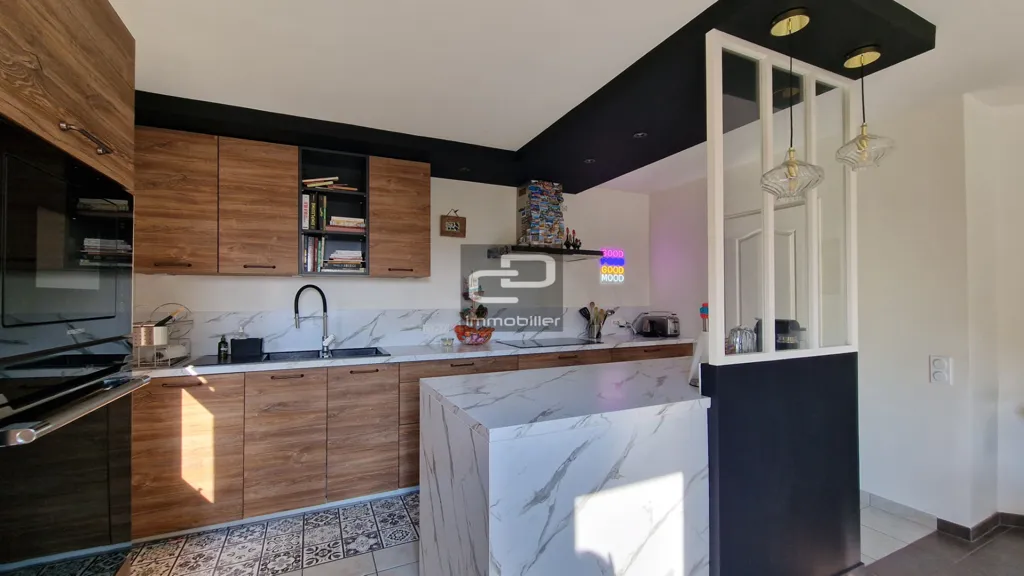Köök - Villa with Exceptional View in Albigny sur Saône