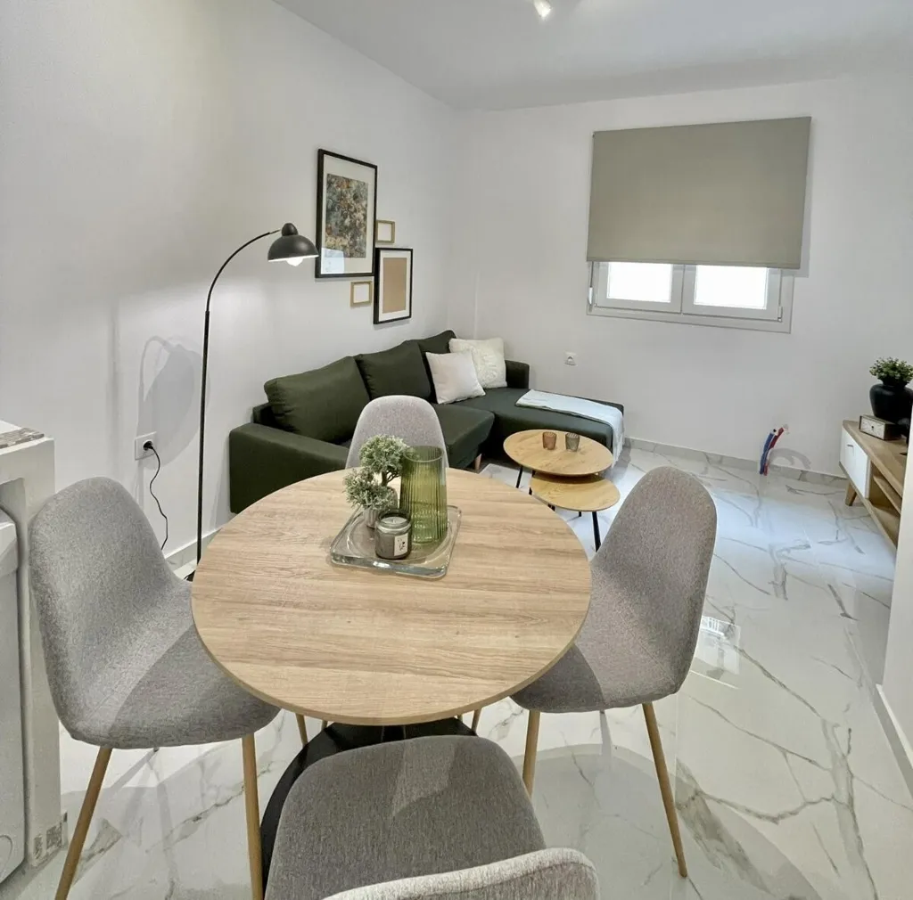 Söögituba - Flat with Interior Layout in Thessaloniki