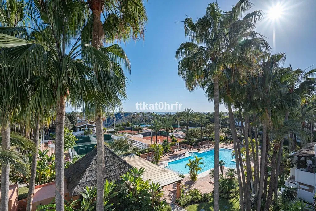 Bassein - Duplex with Pool in Marbella's Golden Mile