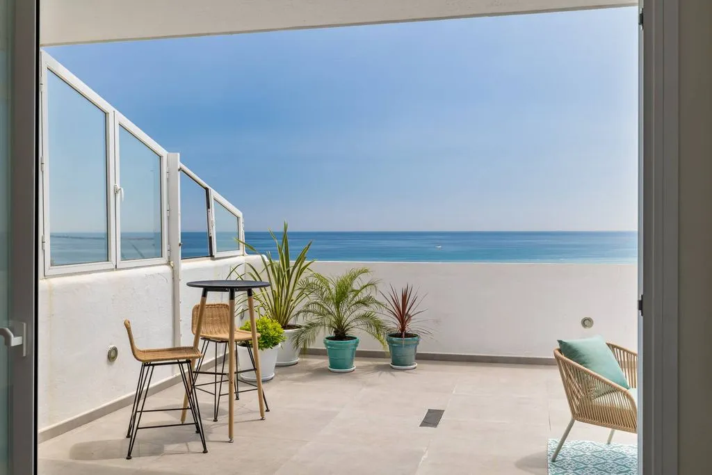 Terrass - 3-Bedroom Penthouses with Sea View in Marbella