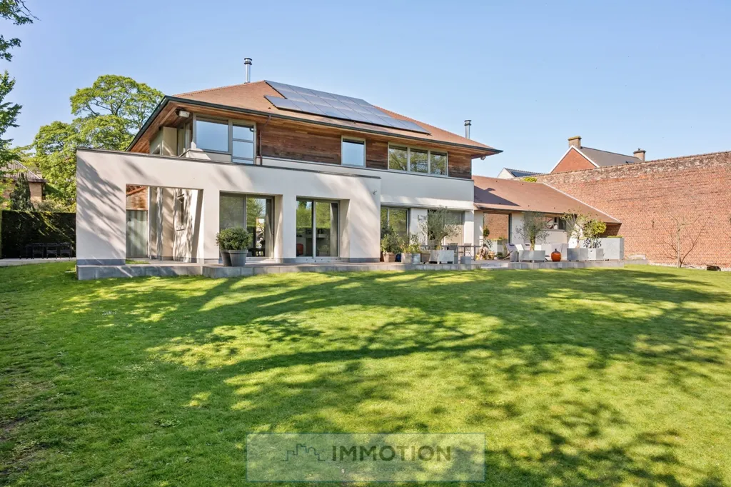 Esterno - Stylish Villa with South-Facing Garden in Luxurious Setting