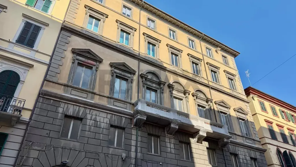 Välivaade - Spacious Apartment with Double Entrance in Ancona