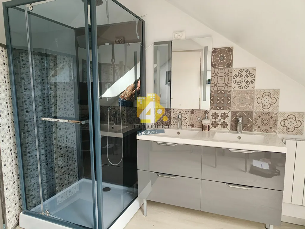 Bagni - House with Attached Apartment in Missillac
