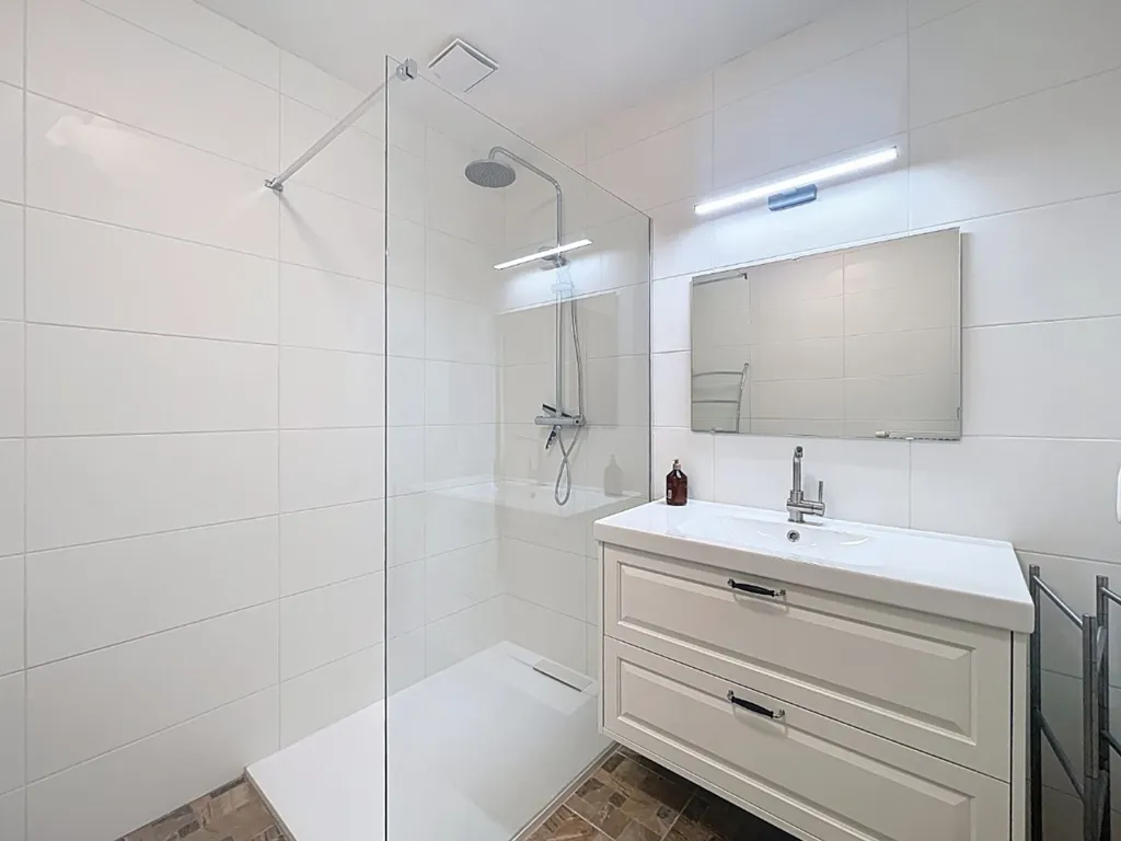 Vannitoad - Furnished Flat with Private Parking in Arlon