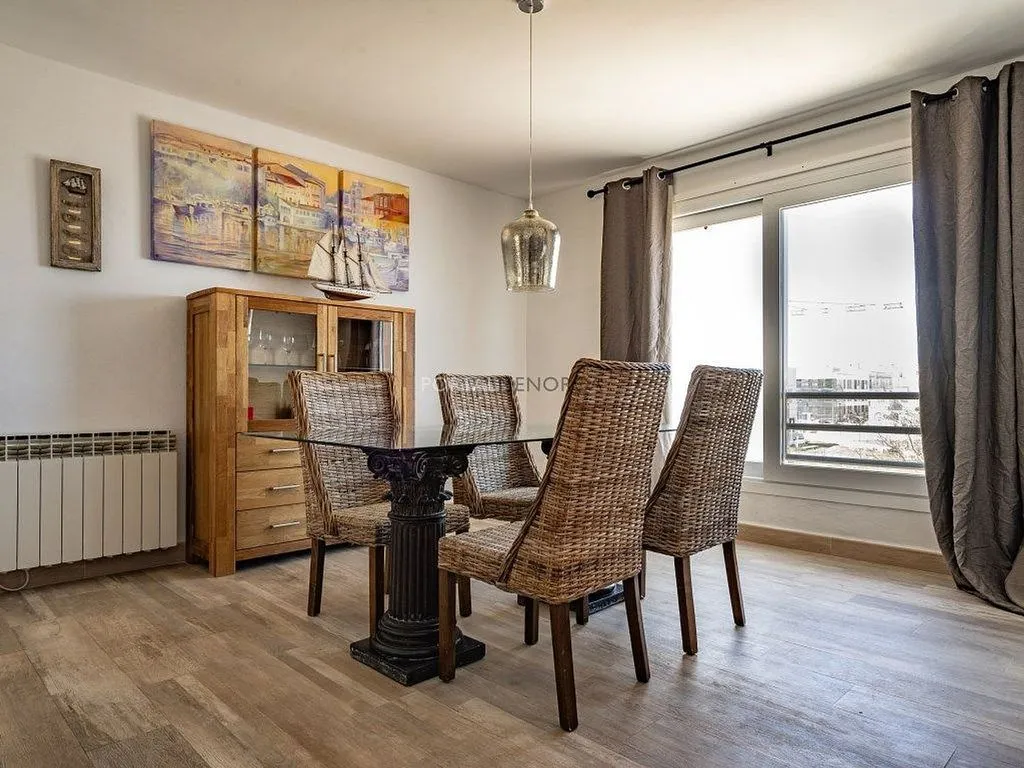 Salle à manger - Renovated Flat with Harbour View in Es Castell